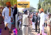 मंत्री गोरे यांच्या वेशभूषणे वेधले महाराष्ट्राचे लक्ष