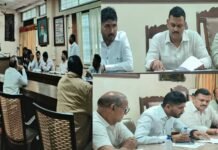 कोणतेही अधिकृत पद नसलेल्या व्यक्तीला बैठकीत बसण्याची परवानगी कोणी दिली?