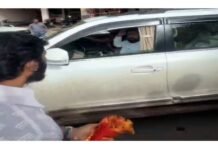 जिल्हाप्रमुखांचा बुकेही न स्वीकारता एकनाथ शिंदे थेट दरेगावी रवाना