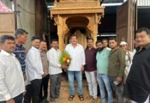 भरतगाववाडी येथील नूतन मिरवणूक रथास खासदार श्रीमंत छत्रपती उदयनराजे भोसले यांची सदिच्छा भे;
