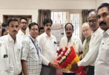 आचारसंहितेत जिल्हा बँकेच्या अधिकाऱ्यांना सत्काराची घाई!